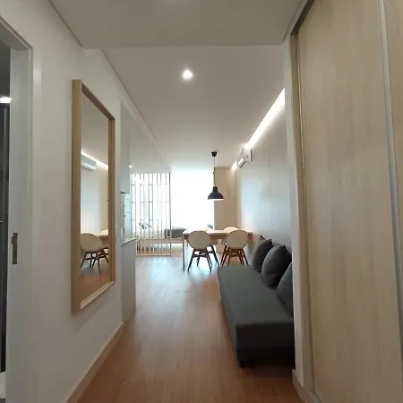 714 Gale Wi-fi Апартаменты